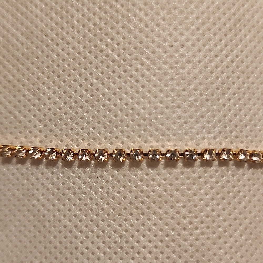 Elegant Gold Toned Rhinestone 16 Inch Necklace - Picture 7 of 7